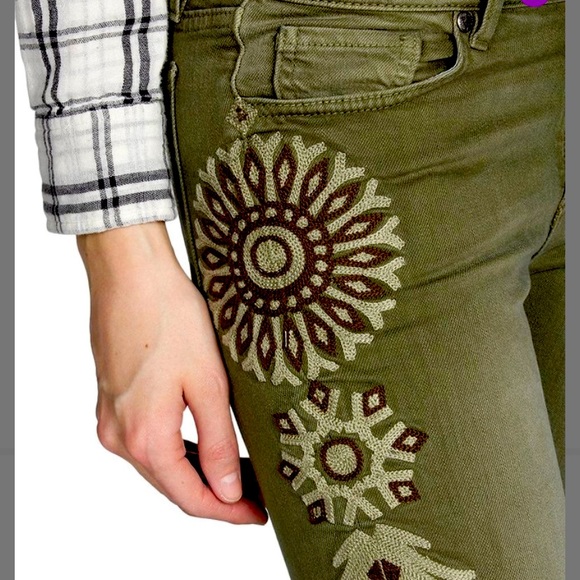 NWT Miss Me Vintage Skinny Moto Jeans - Picture 2 of 6